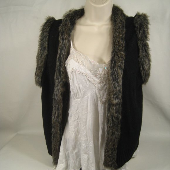 Wet Seal Womens Sweater Vest Medium Brown Faux Fur - Picture 7 of 7
